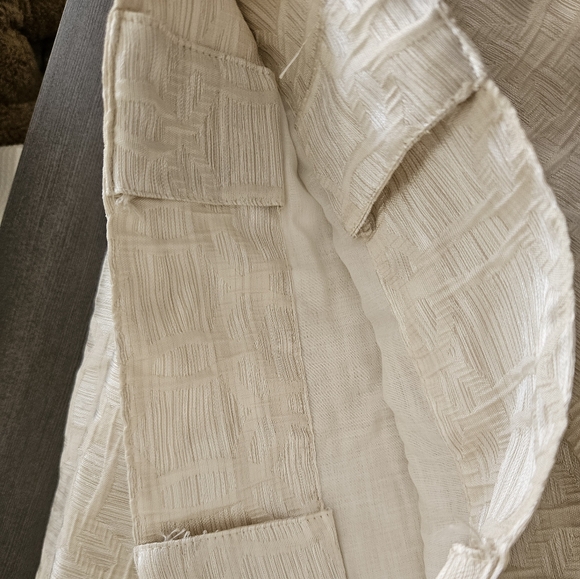 Four beautiful classic curtain panels - Picture 3 of 4